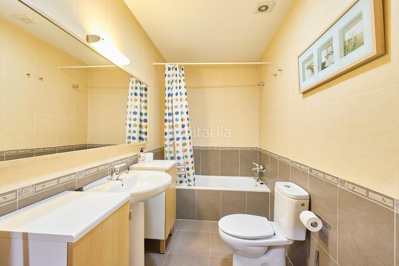 Foto a9eebe40-e08d-4bc3-87b2-9fe0e5596431. Casa adossada amb aparcament piscina a Cantagallo