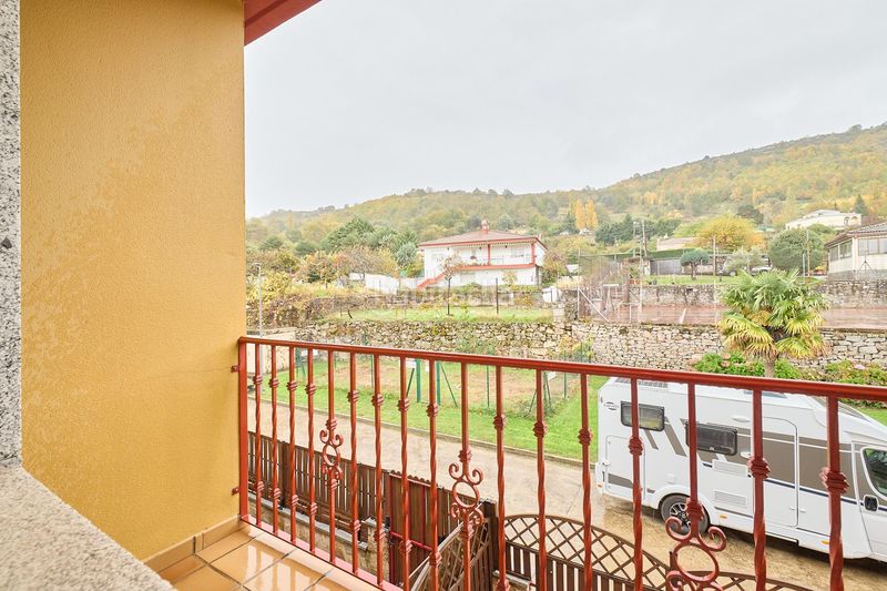 Foto da9b0fc5-99db-451c-986a-ce47ce88e7c9. Casa adossada amb aparcament piscina a Cantagallo