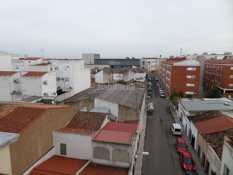 Foto c3d53988-2db5-404d-8bee-88e14abed7b5. Pis amb aparcament a Almendralejo
