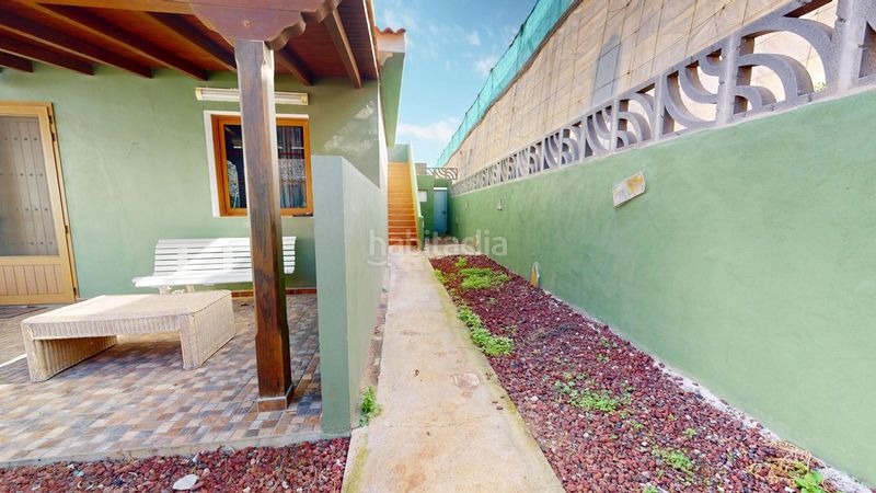 Foto d1f7c3ee-e34b-4fbd-b6e8-e9a841a36f9a. Casa amb aparcament a Sardina Gáldar