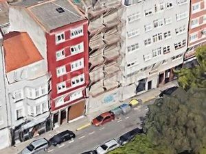 Foto a9e6a814-1b0d-46c2-bf2f-af26e685cf22. Edificio in Riazor - Visma Coruña (A)