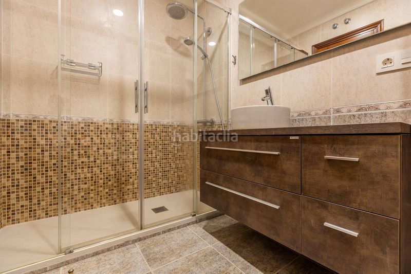 Foto 036761ce-ba5d-4a13-8cad-b5e493ca8c1d. Piso en Riazor - Visma Coruña (A)