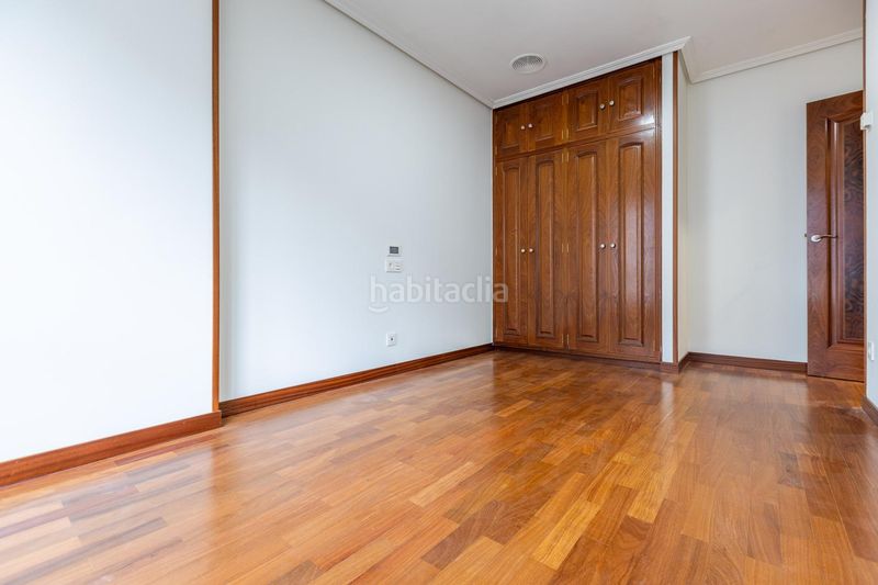 Foto 95d0cb9a-9f40-4416-965f-7486176090c2. Piso en Riazor - Visma Coruña (A)
