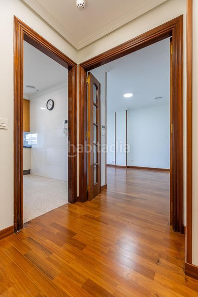Foto f149827b-79b5-4348-897c-e0625f24350b. Piso en Riazor - Visma Coruña (A)