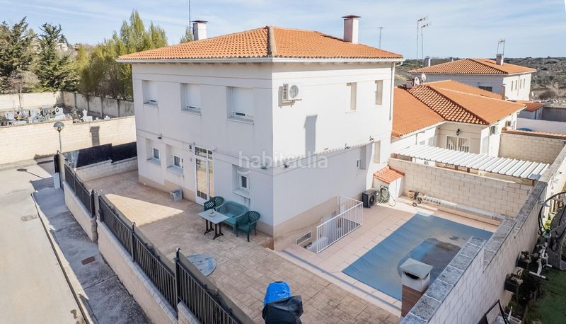 Foto f551f6e8-5945-4458-aaf6-666a34849785. Xalet amb aparcament piscina a Horche