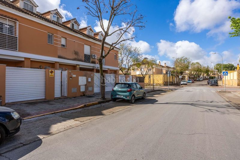 Foto 46f1fe64-d9bb-43cb-90d3-84c77f6437cc. Casa adossada a Olivar de Quintos Montequinto