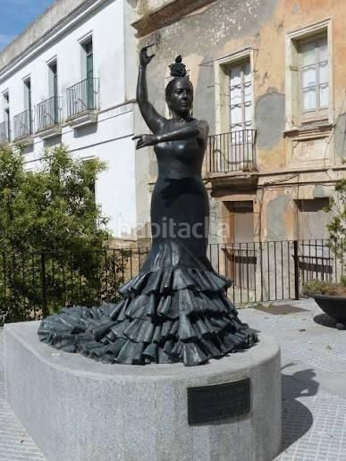 Foto 40eb1b39-9896-4f65-a05e-cc6d5fca2d55. Casa  con exclusividad blindada en jerez tu refugio privado con alma de oasis tropical. en Jerez de la Frontera