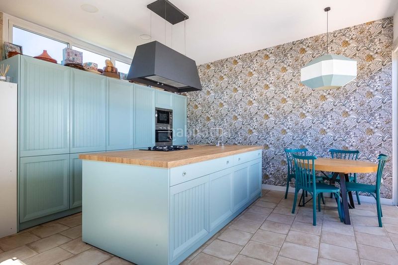 Foto 4177510f-d9a9-44d3-b055-f578bd1a6a7a. Casa  con exclusividad blindada en jerez tu refugio privado con alma de oasis tropical. en Jerez de la Frontera