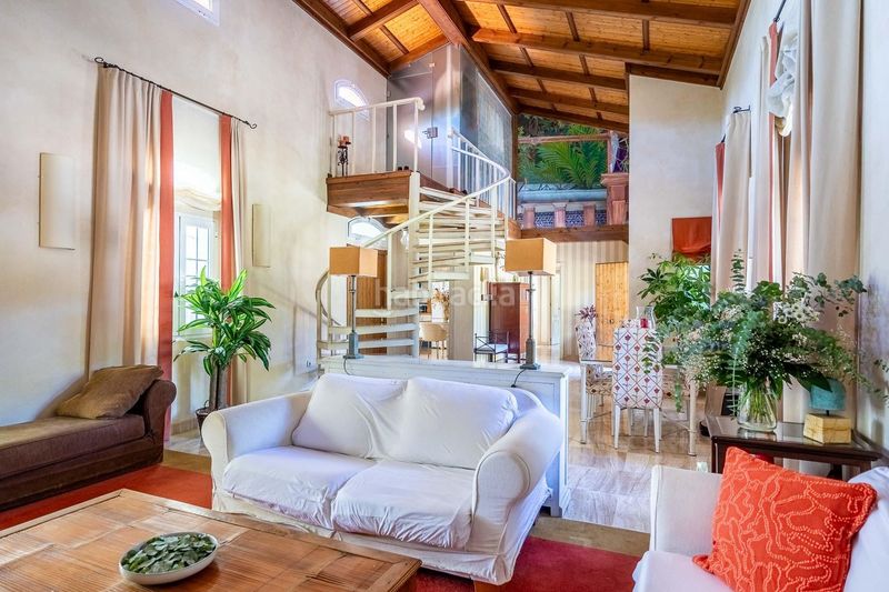 Foto df97ad61-7527-49cc-87c4-5dd4e86b18e1. Casa  con exclusividad blindada en jerez tu refugio privado con alma de oasis tropical. en Jerez de la Frontera