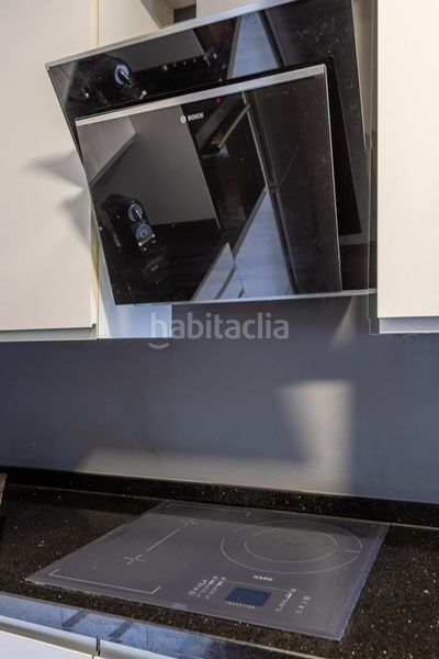 Foto 636be404-f01c-4472-af58-3aea2dc659a1. Dúplex amb aparcament piscina a Eirís Coruña (A)