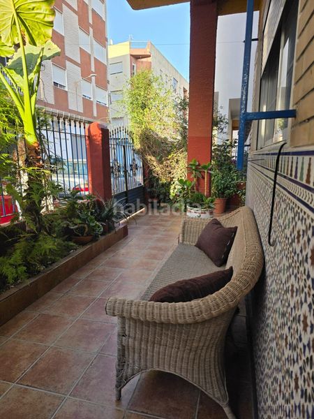 Foto f74ec086-e20c-4189-a3c4-bf16c82782af. Casa adossada amb aparcament a Albox