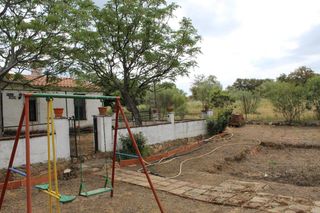 Masia a Hornachos. Finca en huertas de trasierra, en la sierra grande de hornachos