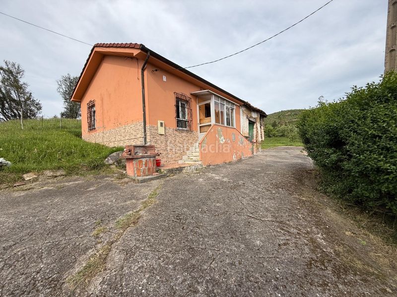 Foto 3b41be54-dce5-4d81-af4c-1b47242bb4f3. Casa amb aparcament a Llanera