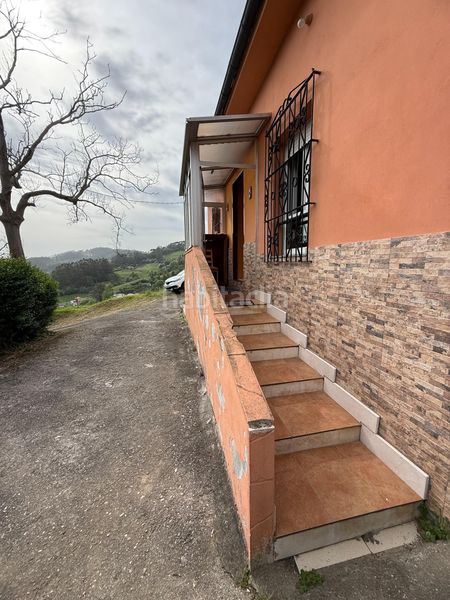 Foto cccf9e85-975a-4204-966f-c44149a8f317. Casa amb aparcament a Llanera