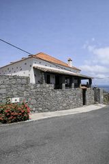 Chalet in Moya. Finca de estilo colonial canario con vistas panorámicas del mar