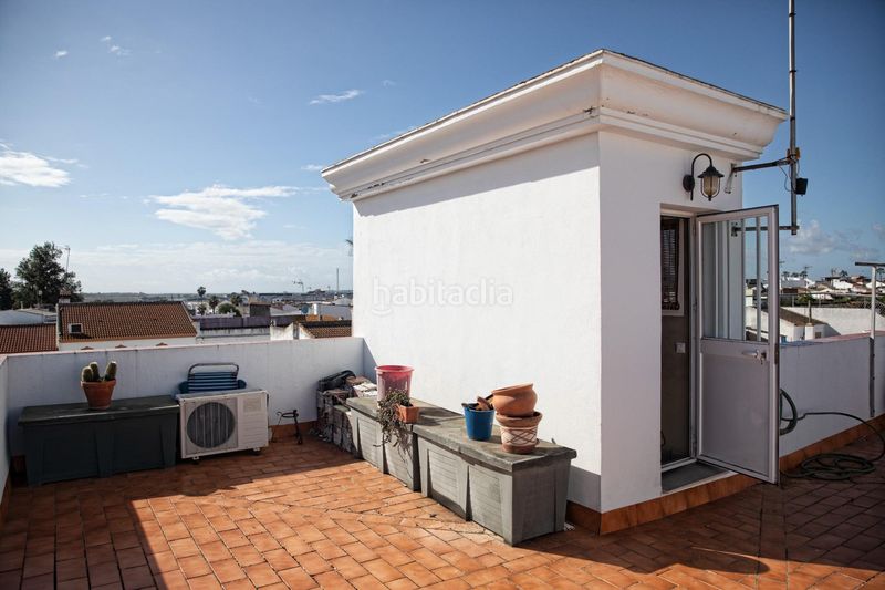 Foto f0b23dfd-2d84-4ae1-8bb1-76be1acacf2e. Casa adossada a Almonte Almonte