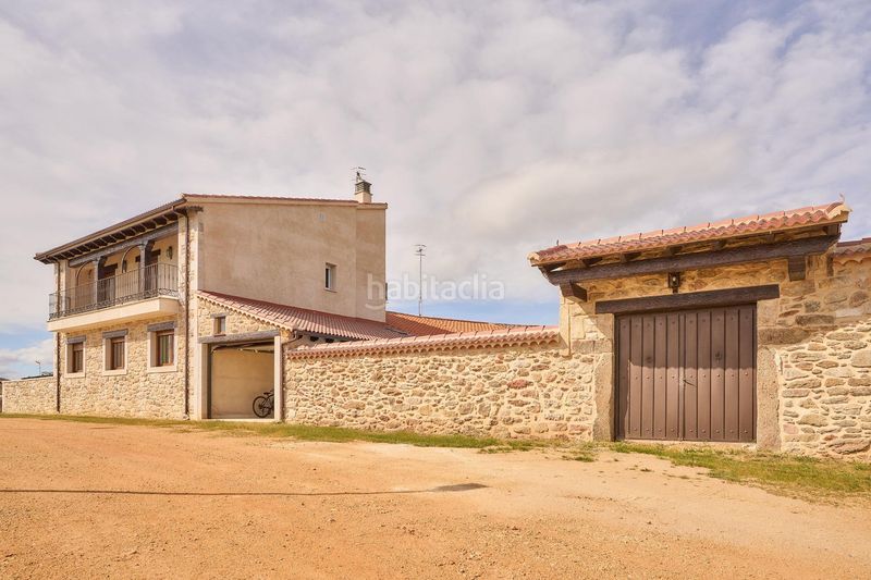 Foto 1707c8e2-c641-4f9a-8f47-62ef4431d126. Casa amb aparcament piscina a Santiz