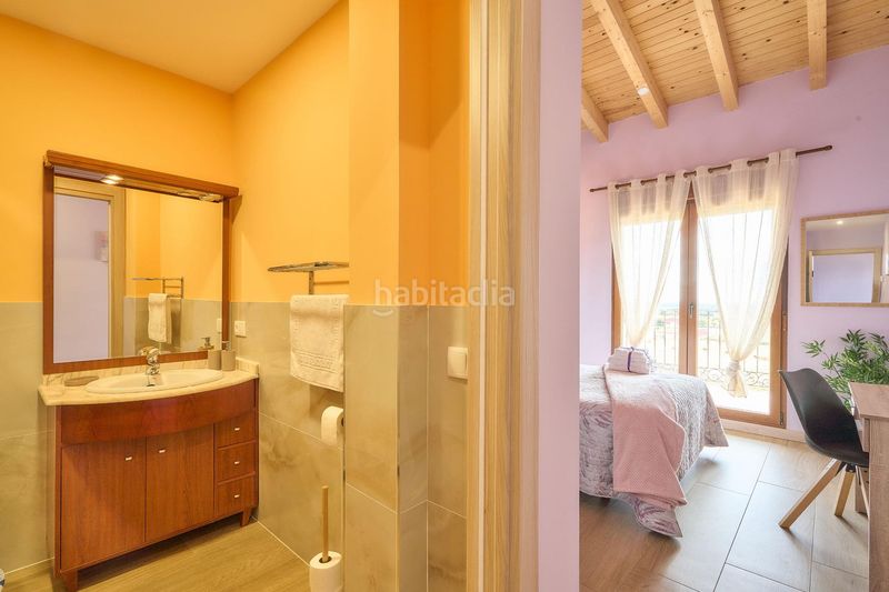 Foto d8ebdc69-e139-42a1-9683-192ebd5dc43d. Casa amb aparcament piscina a Santiz