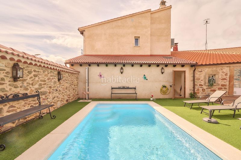 Foto d91f2272-b593-4eed-bfed-ae1071df55f1. Casa amb aparcament piscina a Santiz