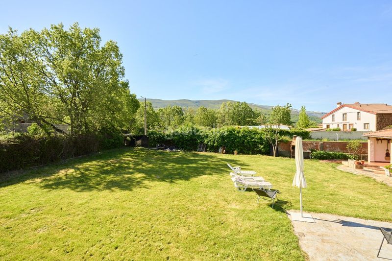 Foto 58121a13-4169-45da-8b34-f308cf0b6a25. Casa amb aparcament piscina a Hoya (La)