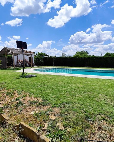 Foto e5213251-b877-4e1f-8576-30e1d454cf5b. Casa amb piscina a Coronil (El)
