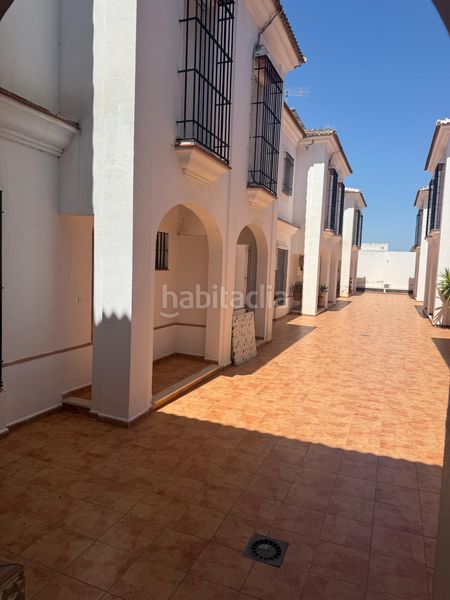 Foto 245aa5d1-1e84-476a-b076-61cd0717bf90. Casa adossada a Almonte Almonte