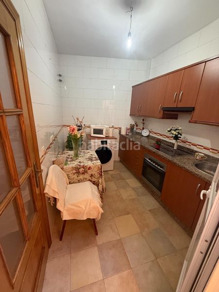Foto afb33877-b421-4bc3-97dd-304ccc686404. Casa adossada a Almonte Almonte