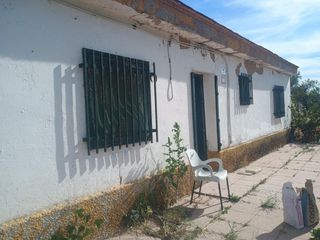 Country house in Gibraleón. Espectacular finca rústica con excelente ubicación en el paraje