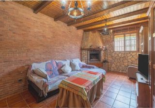 Xalet a Huerta Fava-Santiago. Chalet independiente con piscina privada, gran patio y pozo prop