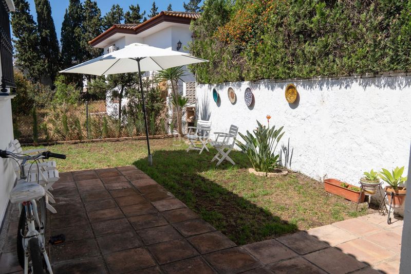 Foto 6d9c3a28-f50c-46a5-96b2-b05f66774c7c. Casa aparellada amb aparcament a Almonte Almonte