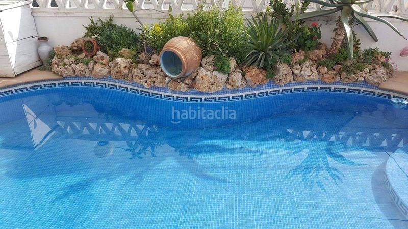 Foto f746aef1-8384-4da0-928f-803310287c1e. Casa amb piscina a Bellamar Calafell