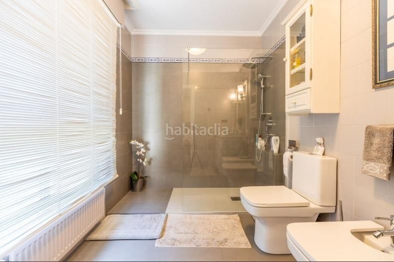 Foto 48b1b3ae-9e1f-434d-b34e-18d7313e1163. Casa adossada amb aparcament a Eirís Coruña (A)