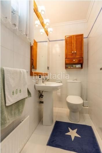 Foto dd0f9811-d97c-417b-9bac-9e31510f1649. Casa adossada amb aparcament a Eirís Coruña (A)