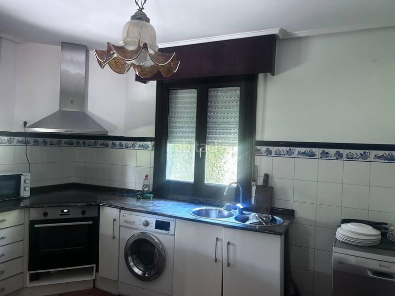 Foto ea5cf2ad-d784-4439-a3d2-9e05e3a78056. Casa amb aparcament a Gorliz