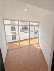 Pis a Llatí. Acogedor piso en santa coloma de gramenet, barcelona