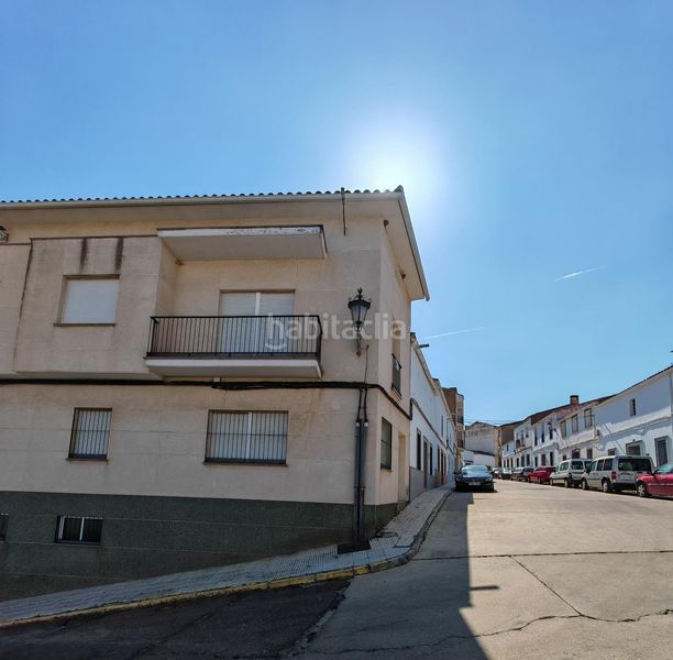 Foto 6e891ab8-0716-4b31-b07f-a205aa6ae4e4. Edifici a Castuera