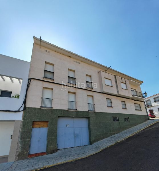 Foto ebbb27ba-a162-493c-a451-1e7092f8cc37. Edifici a Castuera