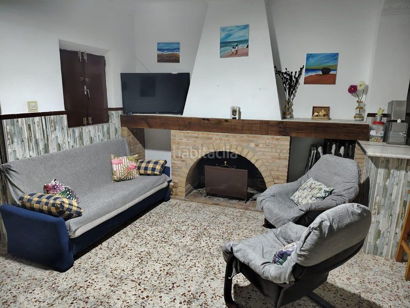 Foto edbbf827-0900-4541-a9ba-e3844b8a13fa. Casa adossada a Chucena