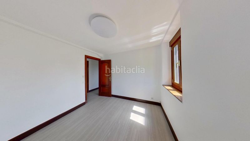 Foto 16fb87e2-2bc9-41ab-9472-c65317019810. Pis a Loiu