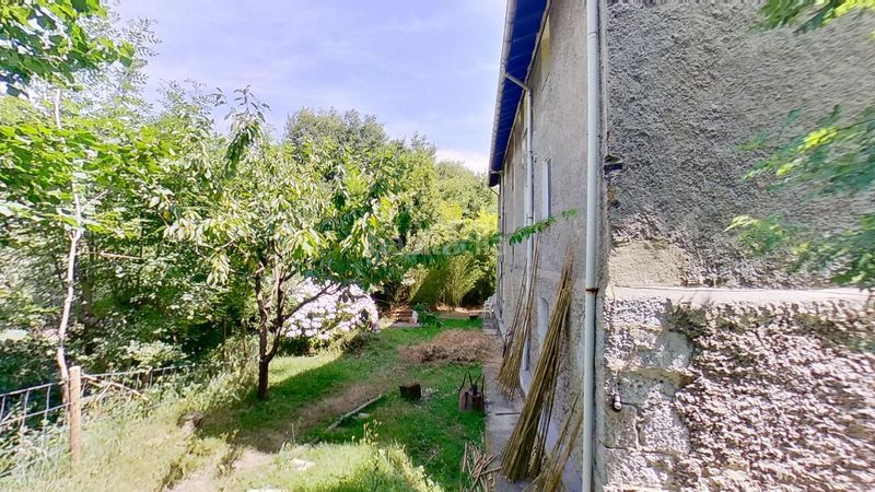 Foto 7d989a65-6ec1-46c4-80b8-a88db7581ed4. Pis a Loiu