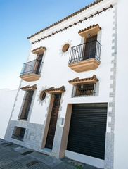 Casa adossada a La Redondela. Magnífica residencia de gran formato en la redondela  isla crist