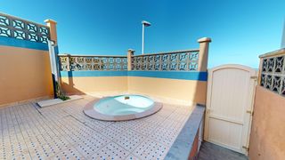 Casa in La Garita - Marpequeña. Exclusiva vivienda unifamiliar en esquina, situada en la codicia