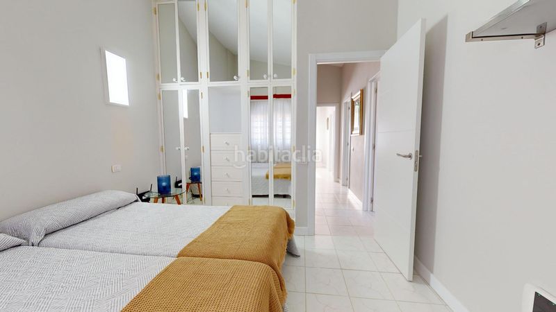 Foto 0f15f4d7-9619-4daf-bcd1-c7b267c47784. Casa exclusiva vivienda unifamiliar en esquina, situada en la codiciada zona de hoya pozuelo la garita. en Telde