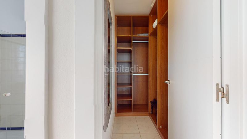 Foto 61b022b9-36cb-4180-847f-fd7d764cf1fe. Casa exclusiva vivienda unifamiliar en esquina, situada en la codiciada zona de hoya pozuelo la garita. en Telde