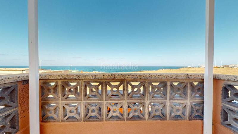 Foto bfe7c3c8-aa71-4a0d-bde0-ab6d8dc28e5e. Casa exclusiva vivienda unifamiliar en esquina, situada en la codiciada zona de hoya pozuelo la garita. en Telde