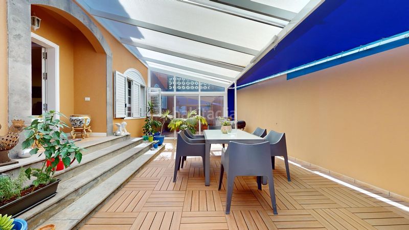 Foto cb78f858-c5fc-450a-9138-57585ae072fc. Casa exclusiva vivienda unifamiliar en esquina, situada en la codiciada zona de hoya pozuelo la garita. en Telde