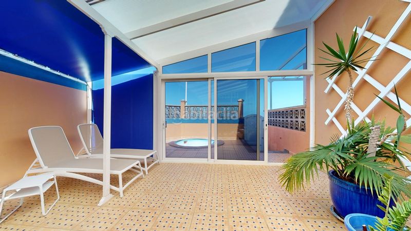 Foto e3a4060b-9865-4861-bed9-fc300cfa9418. Casa exclusiva vivienda unifamiliar en esquina, situada en la codiciada zona de hoya pozuelo la garita. en Telde