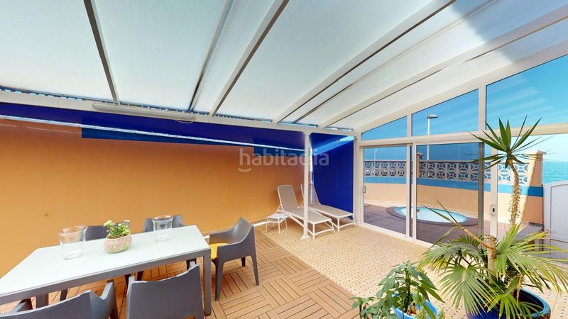 Foto eec3ea3d-eb48-475e-84da-e8633f231f89. Casa exclusiva vivienda unifamiliar en esquina, situada en la codiciada zona de hoya pozuelo la garita. en Telde