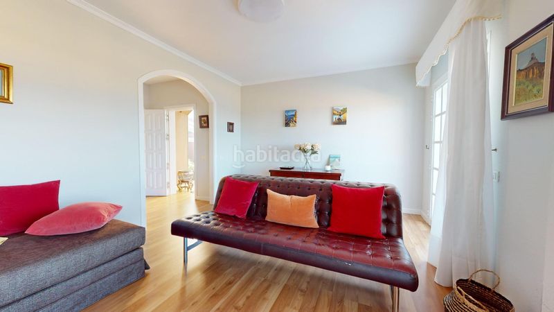 Foto fa6a0b29-9e3e-48cb-b70b-6216c47e8e49. Casa exclusiva vivienda unifamiliar en esquina, situada en la codiciada zona de hoya pozuelo la garita. en Telde