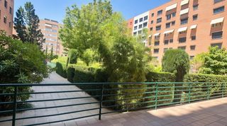 Rent Flat in Pacífico. Piso ubicado en la cotizada calle comercio  madrid